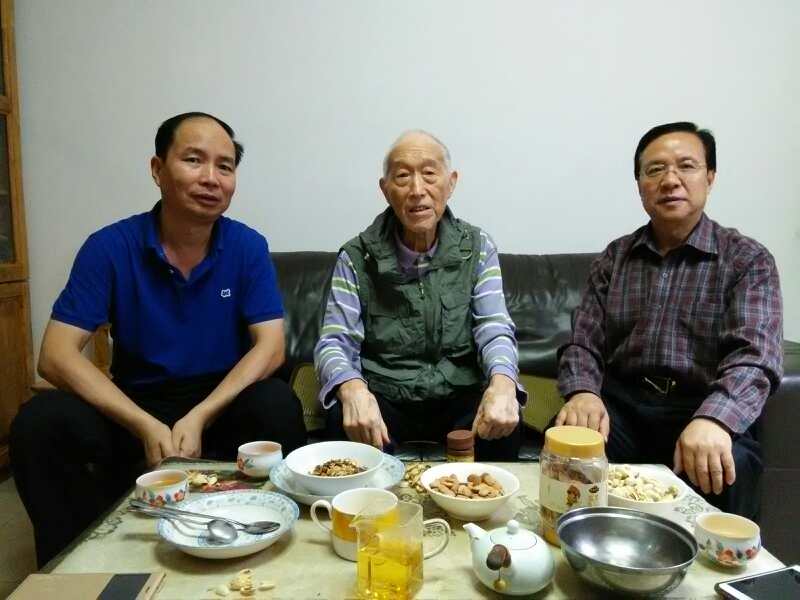 05公司看望李俊秀老师.jpg 05公司看望李俊秀老师.jpg